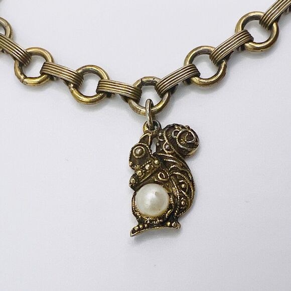 Vintage Charm Bracelet Bird Squirrel Faux Pearl Textured Engraved Gold Tone 7.5" - Picture 7 of 10